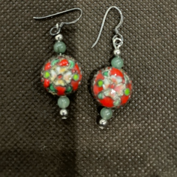 Jewelry - Cloisonne’ bead with jade-like bead trim.